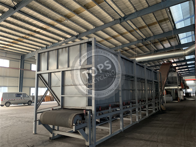 Storage hopper for waste tyre Recycling plant